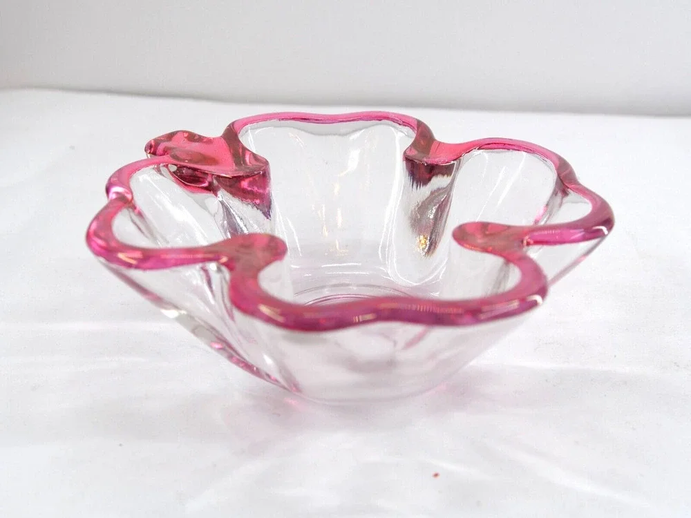 Vintage Glass Bowl Four Leaf Clover Shamrock Candy Dish Pink